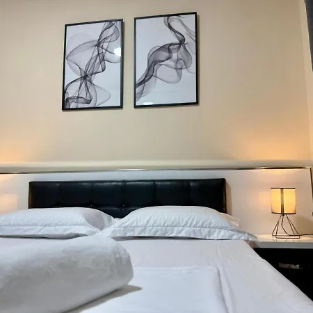 Seaside Serenity Apartment! Free Parking Apartamento Vlorë