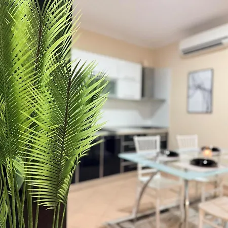 Seaside Serenity Apartment! Free Parking *
