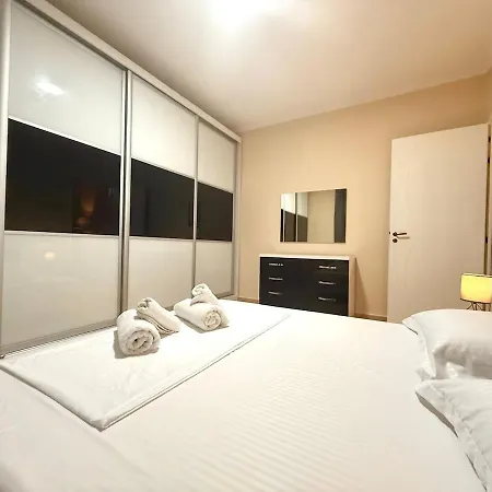 Seaside Serenity Apartment! Free Parking