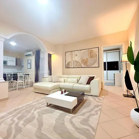 Apartamento Seaside Serenity Apartment! Free Parking *